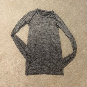 Lululemon long sleeve swiftly tech